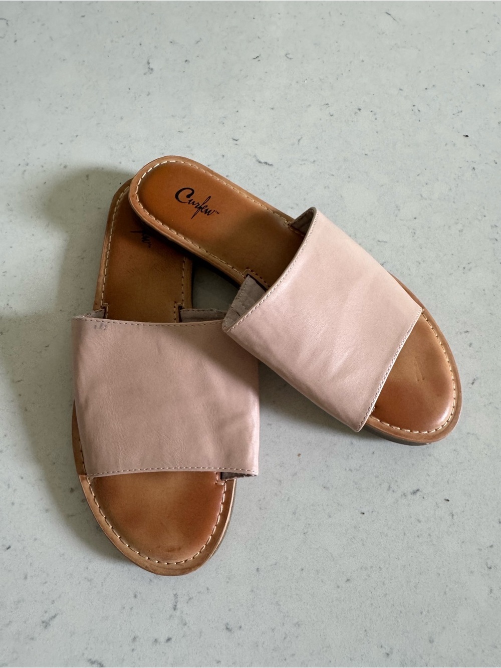 CURFEW brand women’s lilly pink color leather slides sandals shoes size 8